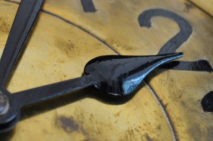 2-clock-pointers-hands-of-a-clock-911-829x550